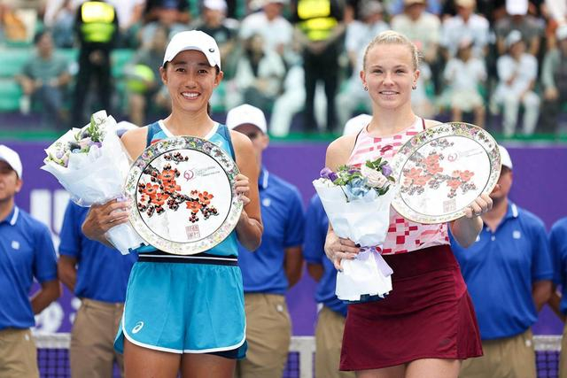 开云-张帅搭档西尼亚科娃夺WTA500阿德莱德女双冠军,斩获2026赛季首冠|克拉夫奇克|基切诺克|澳网|女单|网球_新浪新闻